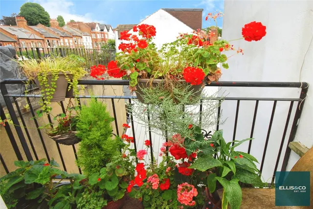 Finchley Road, Childs Hill, NW2, photo 3