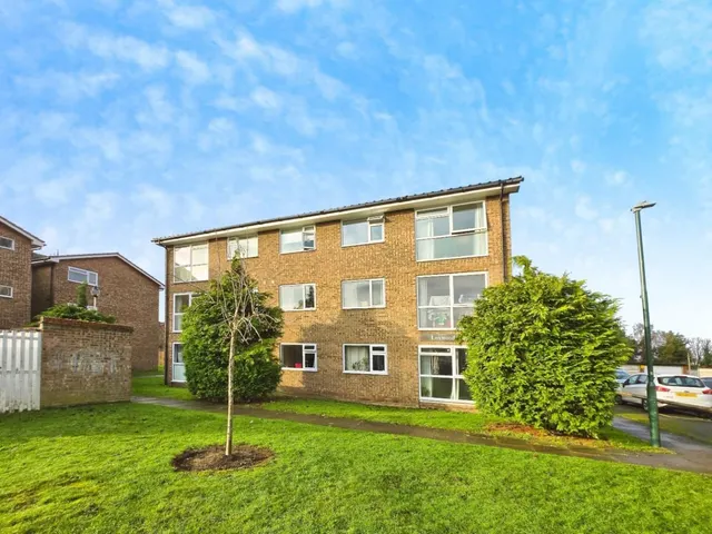 Mortlake Close, Beddington, CR0 4SW, photo 1