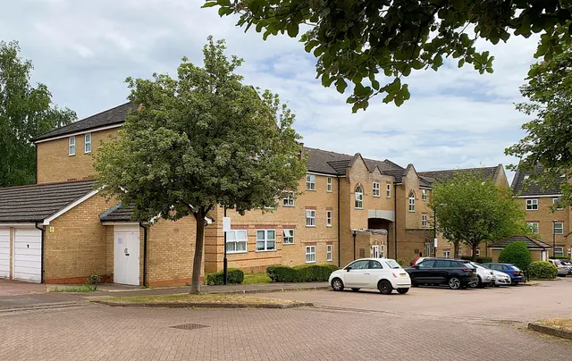 Kirkland Drive, Enfield, photo 1