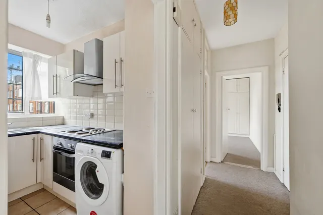 Wyke Road, Raynes Park, SW20, photo 3