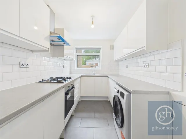 Photo 2 — Moss Lane, Pinner, HA5 3AP