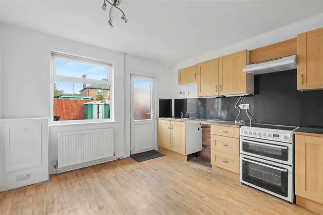 George Avenue, Beeston, NG9, photo 3