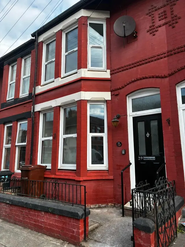 Middlesex Road, BOOTLE, photo 1