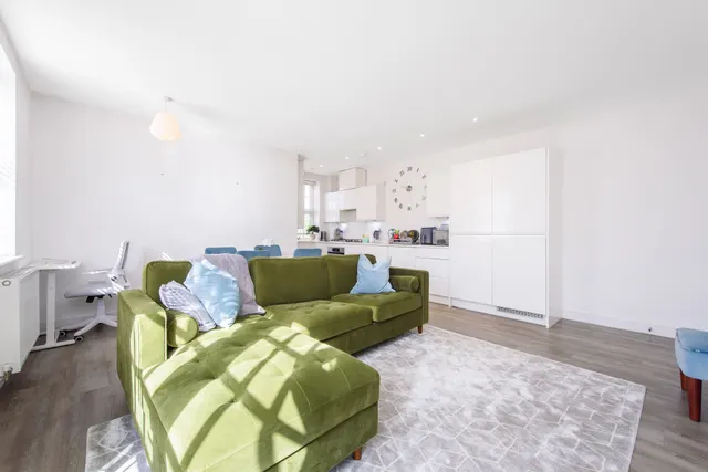 Photo 2 — Flat 11, 15 Collison Avenue, Barnet