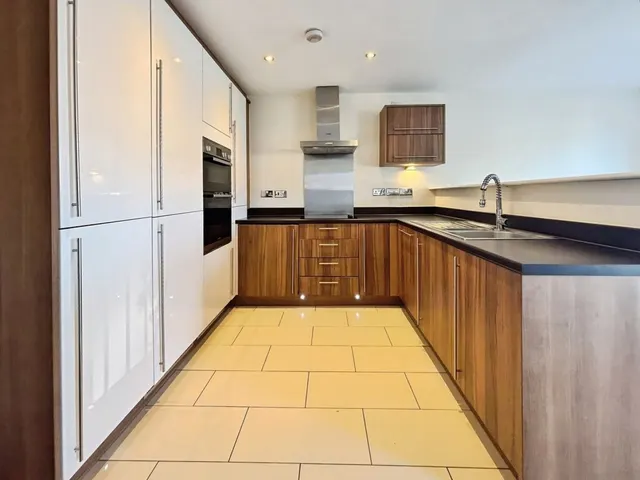 Cedar Drive, Seacroft, LS14, photo 3