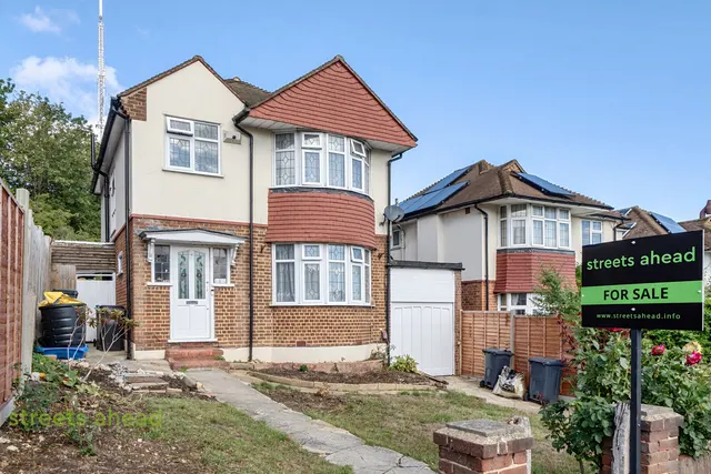 3 bedroom house, Cypress Road, London, SE25