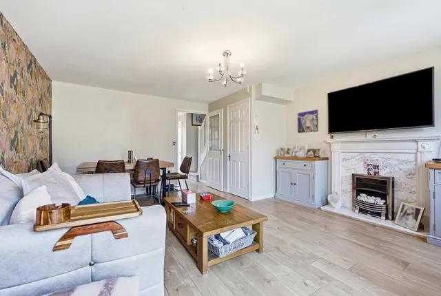 Photo 3 — Abbotsmead, Heybridge, Maldon, CM9 4PT
