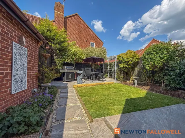 Revill Close, Claypole, NG23, photo 3