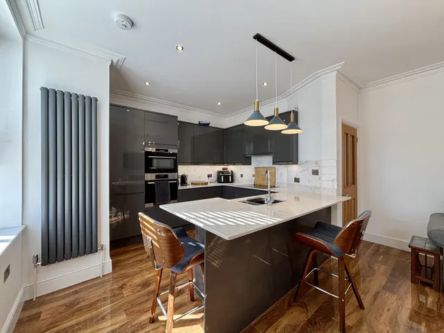 Croydon Road, BR3, photo 1