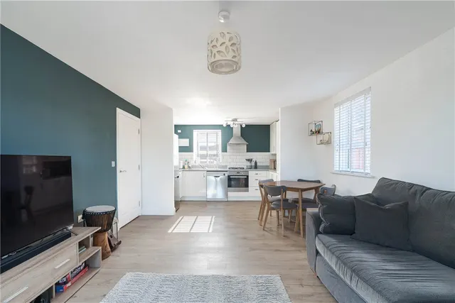 Provence Drive, Bearwood, BH11, photo 3