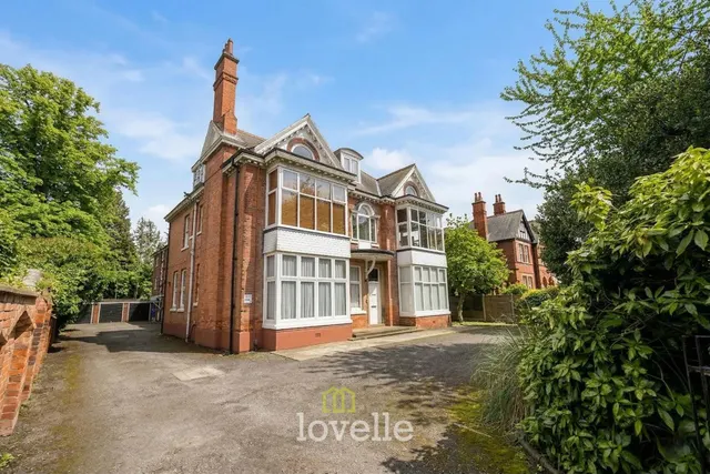 Bargate, Grimsby, DN34, photo 1
