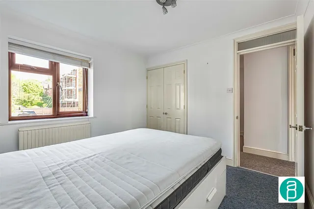 Photo 3 — Lelliot Court, 2a Edge Hill, WIMBLEDON, LONDON SW19 4LP