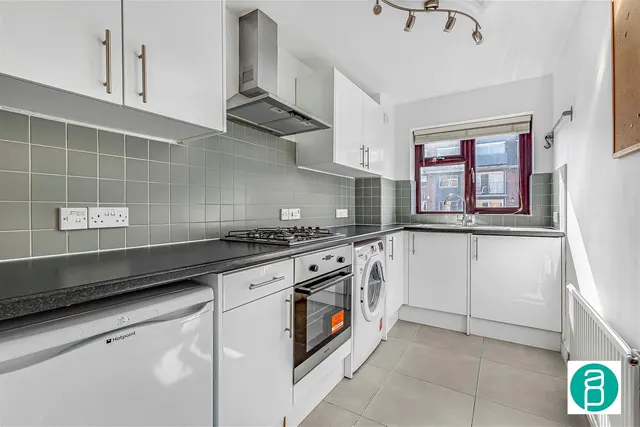 Photo 2 — Lelliot Court, 2a Edge Hill, WIMBLEDON, LONDON SW19 4LP