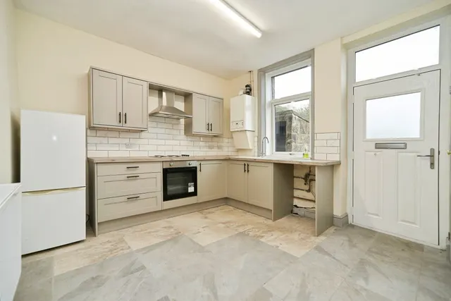 Street, Riddlesden, BD20, photo 3