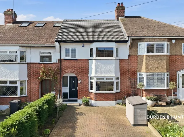 Coteford Close, Loughton, IG10, photo 1