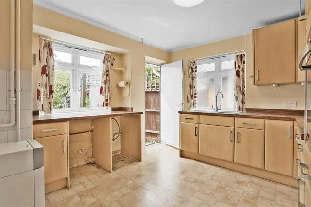 Photo 3 — Longford Gardens, Sutton, SM1 3DR