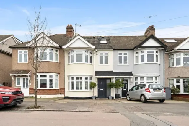 Bush Road, Buckhurst Hill, IG9