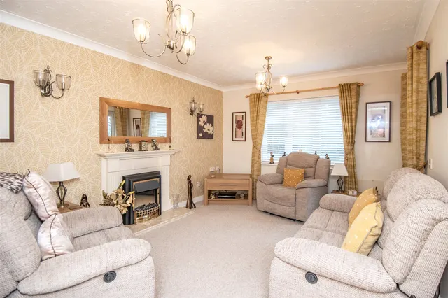 Photo 3 — College Road, Bromsgrove, Worcestershire, B60 2NE