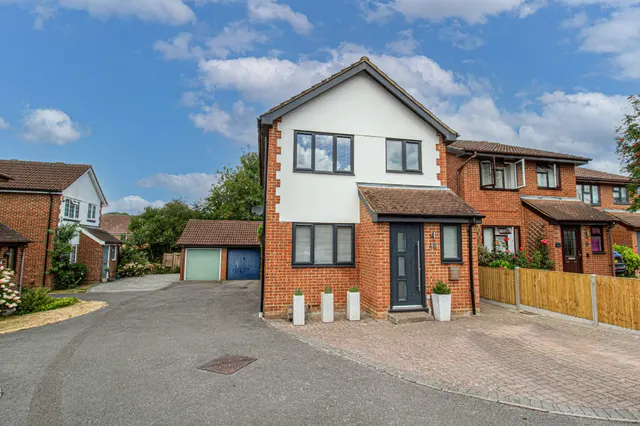 Hunnels Close, Church Crookham, Fleet, GU52 6YR, photo 1
