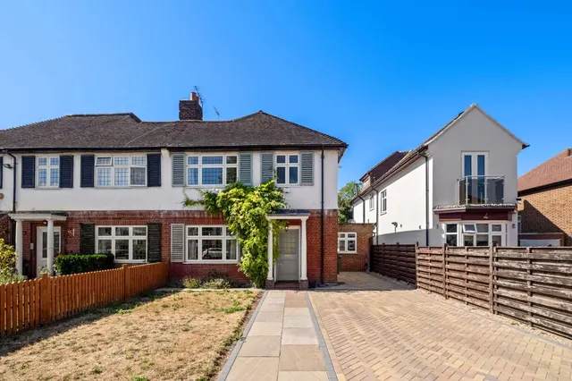New Park Road, London, SW2 4LW, photo 1