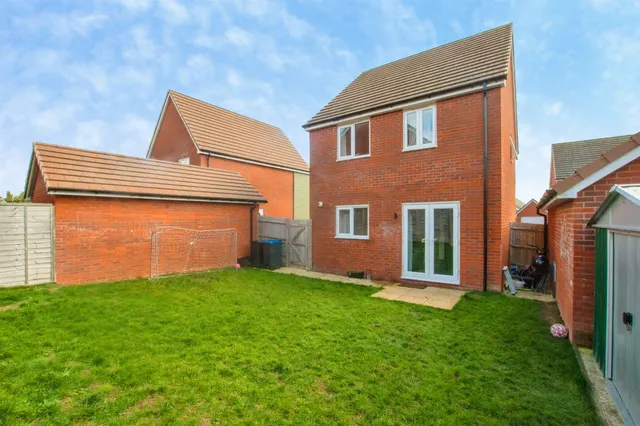 Gibson Place, Longhedge, SP4, photo 2