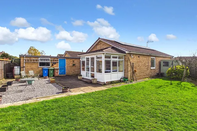 Halifax Close, Pocklington, YO42, photo 3