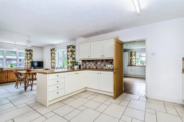 Hempstead Lane, Hailsham, BN27, photo 2