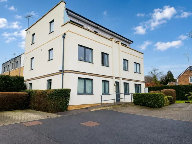 Griffiths Avenue, Cheltenham, GL51, photo 1