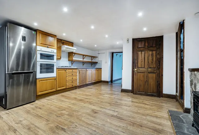 Down Road, Gloucestershire, Winterbourne Down, BS36 1BN, photo 1