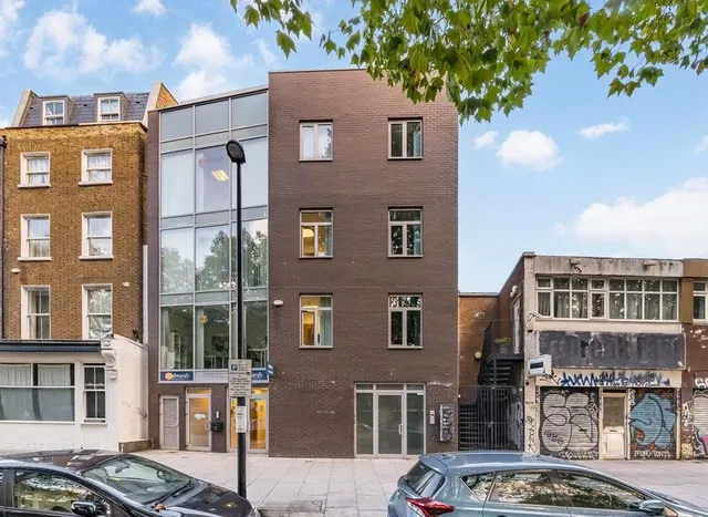 Mile End Road, Whitechapel, E1, photo 1