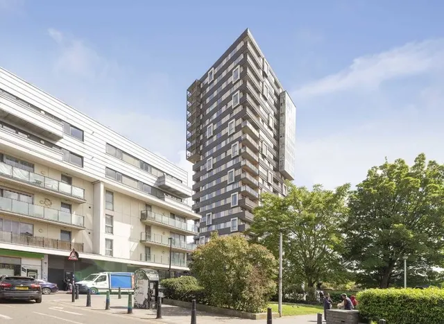 Spencer Way, Shadwell, E1, photo 1
