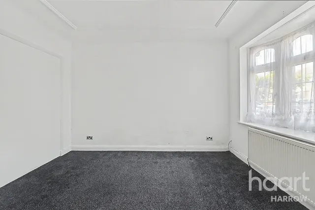 Grange Avenue, Stanmore, HA7, photo 3