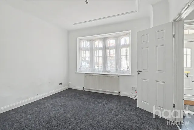 Grange Avenue, Stanmore, HA7, photo 2