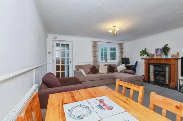 Burton Close, Oadby, LE2, photo 3