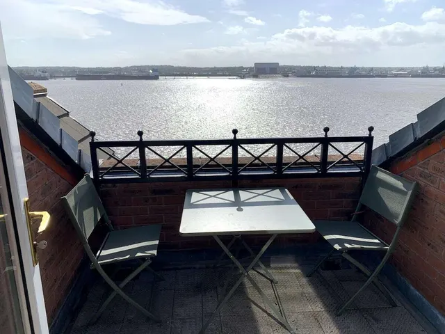 South Ferry Quay, L3, photo 1