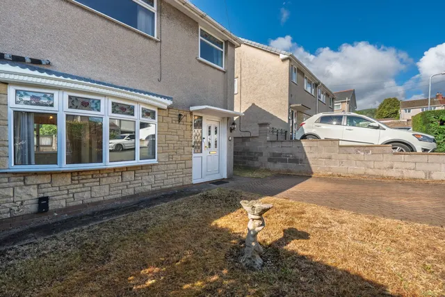 Photo 2 — Meadow Close , Sebastopol , Pontypool