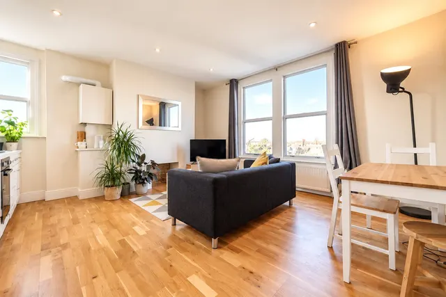Larkhall Rise, London, SW4, photo 3