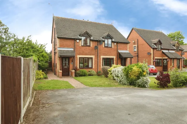 Edencroft Drive, Edenthorpe, Doncaster, photo 1