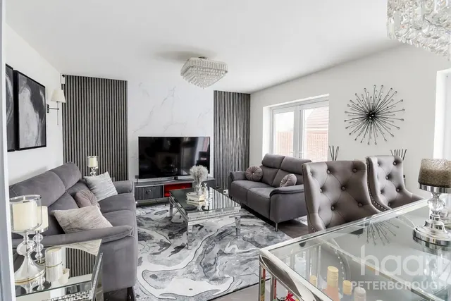 Theodore Close, Peterborough, PE2, photo 2