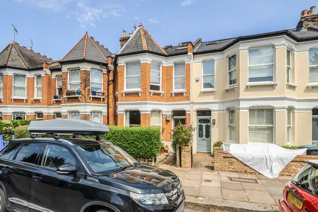 Photo 2 — Victoria Road, London, N22