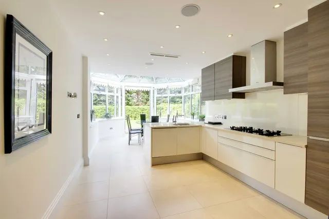 Photo 2 — Amara Lodge, Cockfosters Road, Hadley Wood, EN4 0JT