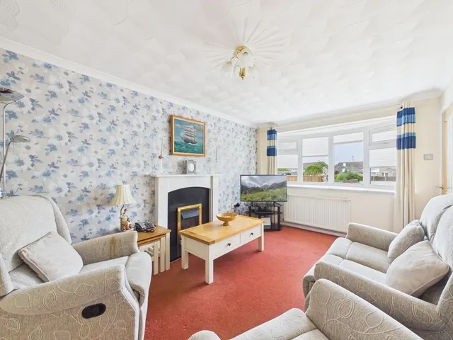 Photo 3 — Roseland Park, Camborne
