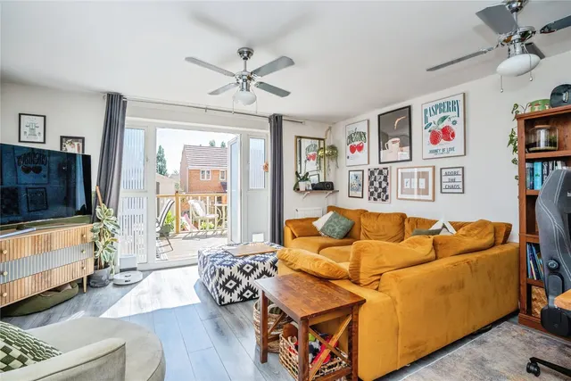 Jubilee Avenue, Portsmouth, PO6, photo 1