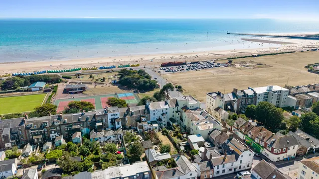 Photo 2 — South Terrace, Littlehampton, BN17