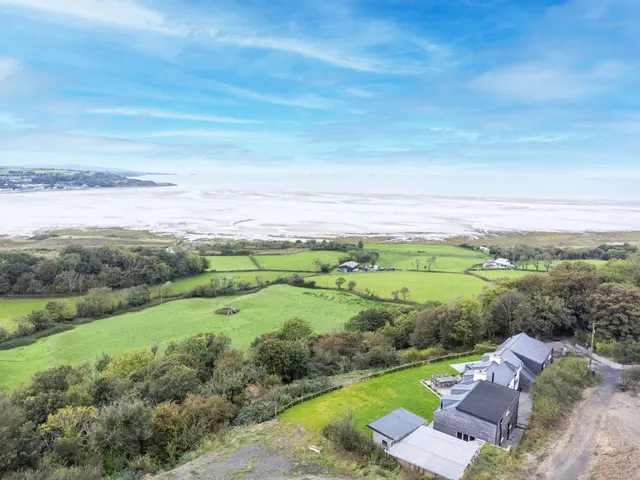 Red Wharf Bay, Pentraeth, photo 2