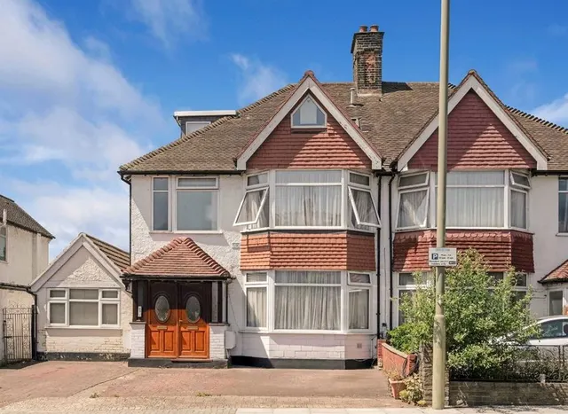 Station Road, Hendon, NW4, photo 1