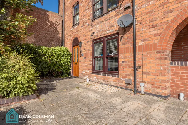 City Walls Road, Worcester, photo 1