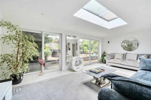 Photo 2 — Timline Green, Bracknell, Berkshire, RG12 2QP