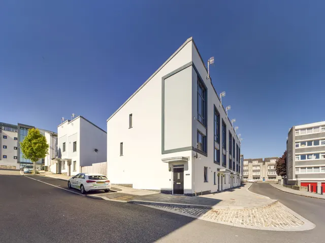 Pembroke Lane, Plymouth, PL1, photo 1