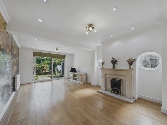 East Mead, Ruislip, HA4, photo 2